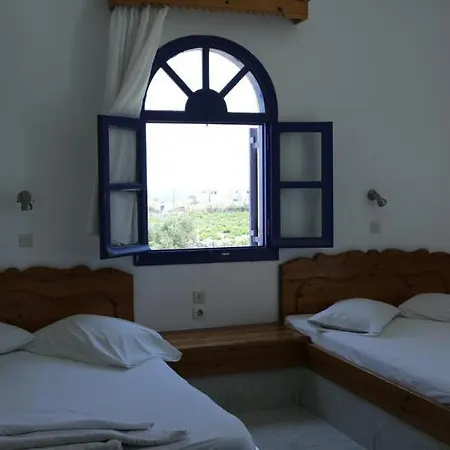 Mar 2* Perissa (Santorini)