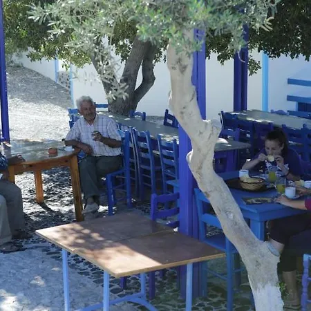 Mar 2* Perissa (Santorini)
